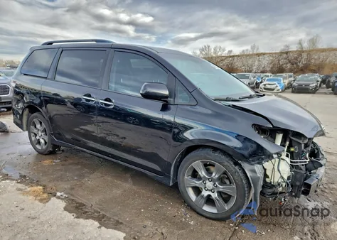 2016 Toyota Sienna Se z USA, uszkodzony, nr VIN 5TDXK3DC8GS699495